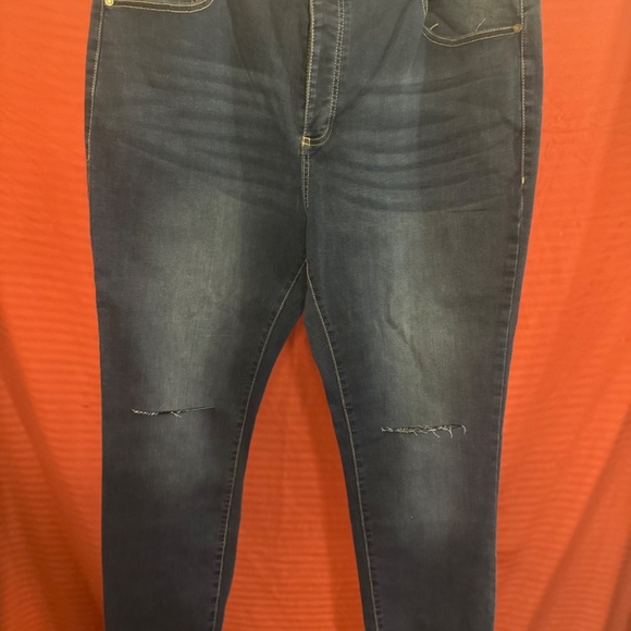 Pants - Picture 11 of 15